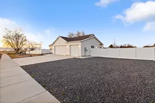 206 W 300 S, Willard, UT 84340 - Photo 2