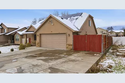 602 Ridge Place Dr, Ogden, UT 84404 - Photo 2