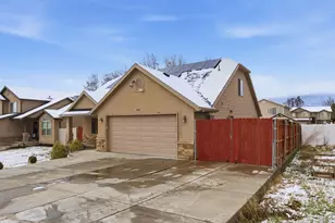 602 Ridge Pl Dr, Ogden, UT 84404 - Photo 2