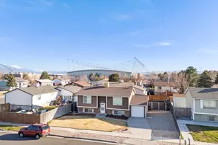 4969 S Sundrop Cir W, Kearns, UT 84118 - Photo 2