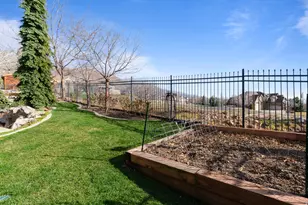 1582 Hidden Springs Pkwy, Fruit Heights, UT 84037 - Photo 54