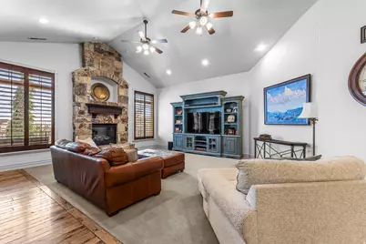 1582 Hidden Springs Pkwy, Fruit Heights, UT 84037 - Photo 14