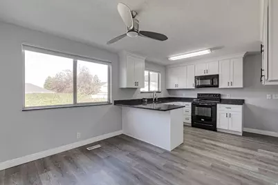 3246 W Royalwood Dr, Taylorsville, UT 84129 - Photo 4