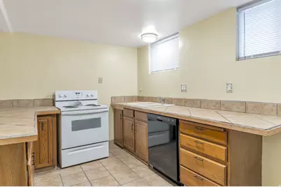 1061 E Doxey St S, Ogden, UT 84403 - Photo 12