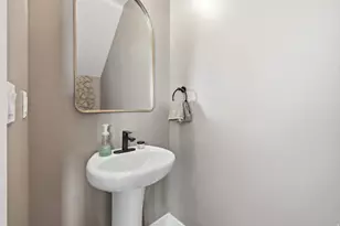 449 N Beaumont Ct E, Salt Lake City, UT 84116 - Photo 8