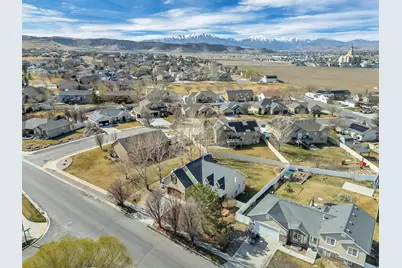 332 W Hillside Dr, Saratoga Springs, UT 84045 - Photo 36