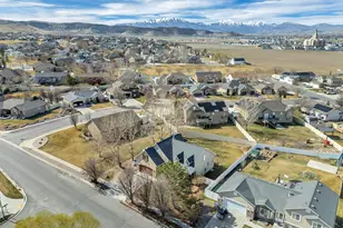 332 W Hillside Dr, Saratoga Springs, UT 84045 - Photo 36
