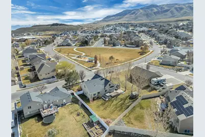 332 W Hillside Dr, Saratoga Springs, UT 84045 - Photo 38