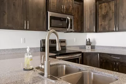 826 N Gleneagles Ct, Tooele, UT 84074 - Photo 10