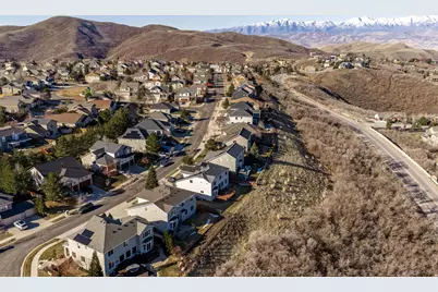 1907 E Aspen Leaf Pl S, Draper, UT 84020 - Photo 80