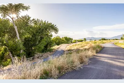 689 N 380 W, Vineyard, UT 84059 - Photo 16