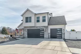 4733 S Turnberry Cv W, Taylorsville, UT 84123 - Photo 2