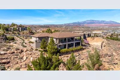 2376 E Stone Crest Cir, Saint George, UT 84790 - Photo 2