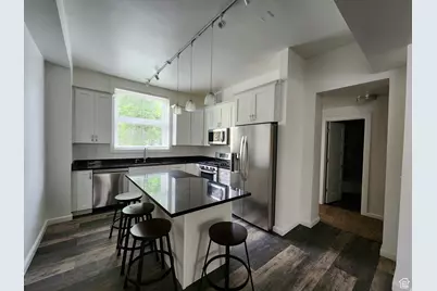 679 E 2nd Ave N, Salt Lake City, UT 84103 - Photo 2