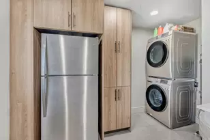 8546 S 1330 E, Sandy, UT 84093 - Photo 12