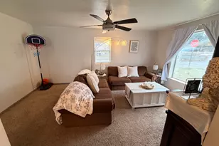 110 S 200 E, Springville, UT 84663 - Photo 2