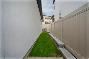 4797 W Mossley Bend Dr, Herriman, UT 84096 - Photo 30