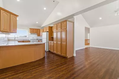 310 S 100 W, Centerfield, UT 84622 - Photo 8