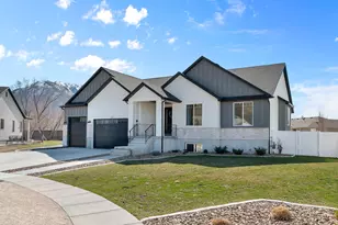 2291 E Parkside Cir, South Ogden, UT 84403 - Photo 2