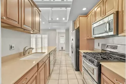 4987 S Beaverbrook Ln, Salt Lake City, UT 84117 - Photo 8