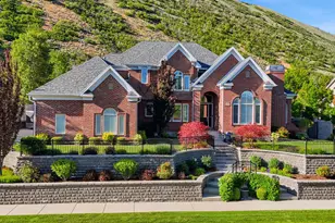 714 E Draper Heights Way, Draper, UT 84020 - Photo 2