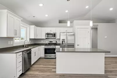 3879 N Hawks Landing Lp, Cedar City, UT 84721 - Photo 14