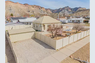 564 S 300 W, Helper, UT 84526 - Photo 12