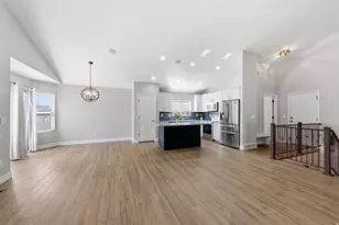 1079 S 1875 W, Syracuse, UT 84075 - Photo 4