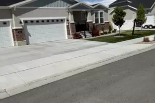 5647 kestrel Ln, Stansbury Park, UT 84074 - Photo 2