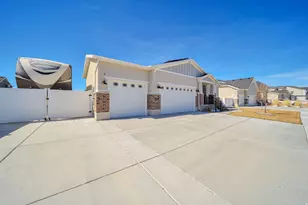 5647 kestrel Ln, Stansbury Park, UT 84074 - Photo 8