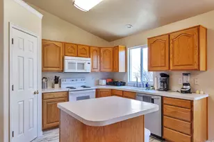 5789 S 3500 W, Roy, UT 84067 - Photo 6
