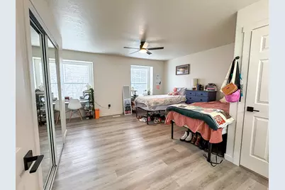 240 E 2230 St N #7, Provo, UT 84604 - Photo 4
