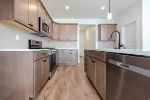 2944 N Purpletop Ln, Saratoga Springs, UT 84045 - Photo 8