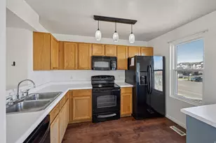 5704 W Braemar Ct S, West Valley, UT 84128 - Photo 10