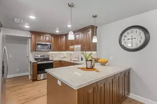 1032 E 400 S, Salt Lake City, UT 84102 - Photo 6