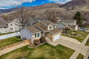 290 W 1350 N, Centerville, UT 84014 - Photo 2