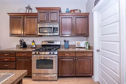 936 W Spring Creek Ln, Farmington, UT 84025 - Photo 8