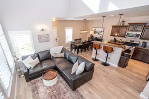 936 W Spring Creek Ln, Farmington, UT 84025 - Photo 2