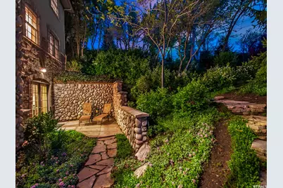 2015 E Dimple Dell Rd, Sandy, UT 84092 - Photo 8