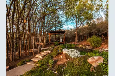 2015 E Dimple Dell Rd, Sandy, UT 84092 - Photo 38