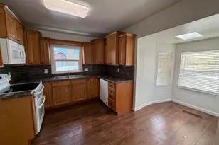 73 Garden St, Helper, UT 84526 - Photo 10