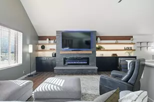 8109 S Cottonwood Hills Cir S, Sandy, UT 84094 - Photo 12