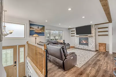 9218 S Laura Anne Way, Sandy, UT 84094 - Photo 2