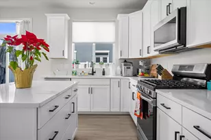 3261 S Burkhill Ln, Syracuse, UT 84075 - Photo 8