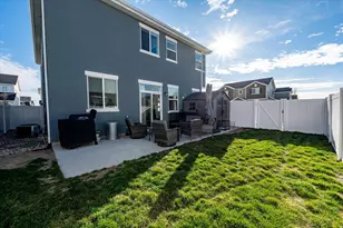 3261 S Burkhill Ln, Syracuse, UT 84075 - Photo 30