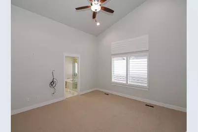 10673 S Bridlewood Ln, Sandy, UT 84092 - Photo 14