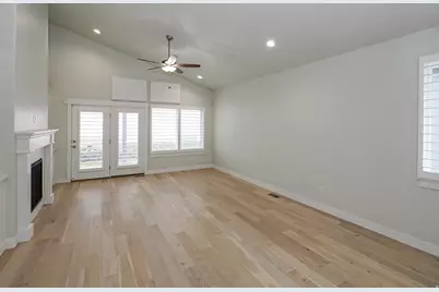 10673 S Bridlewood Ln, Sandy, UT 84092 - Photo 12