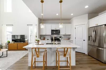 13618 S Vernet Dr, Riverton, UT 84096 - Photo 4