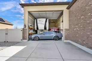 1899 S 3720 W, Syracuse, UT 84075 - Photo 2