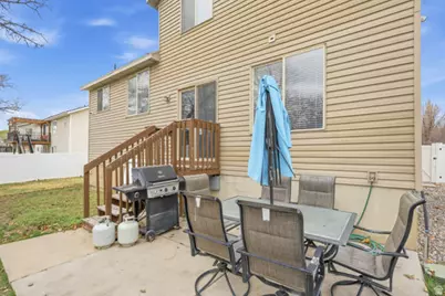 687 W 2025 N, Centerville, UT 84014 - Photo 32